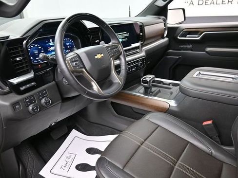Used 2022 Chevrolet Silverado 1500 High Country AWD/4WD image 18