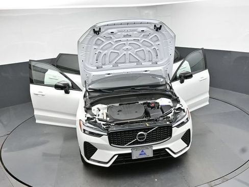Used 2024 Volvo XC60 B5 Plus w/ Protection Package Premier AWD/4WD image 44