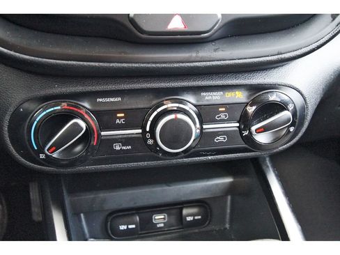 Used 2024 Kia Soul LX w/ Option Group 015 FWD image 28