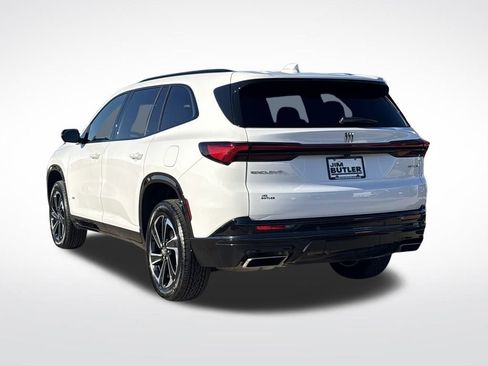 Used 2025 Buick Enclave Sport Touring image 4