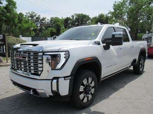 Used 2024 GMC Sierra 2500 Denali w/ Denali Reserve Package AWD/4WD image 3