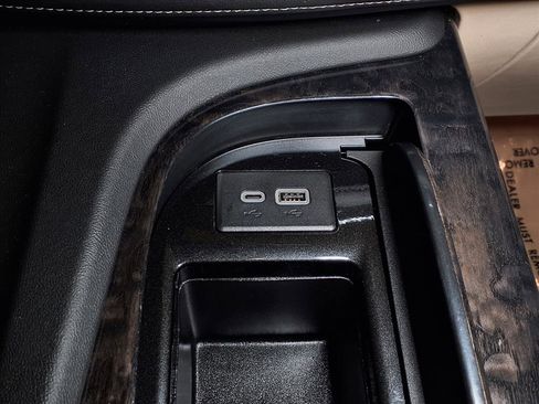 Certified 2023 Cadillac Escalade Premium Luxury w/ LPO, Radiant Package image 6