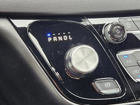 New 2025 Chrysler Voyager LX image 12