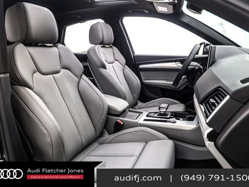 Used 2024 Audi Q5 2.0T Prestige w/ Prestige Package image 8
