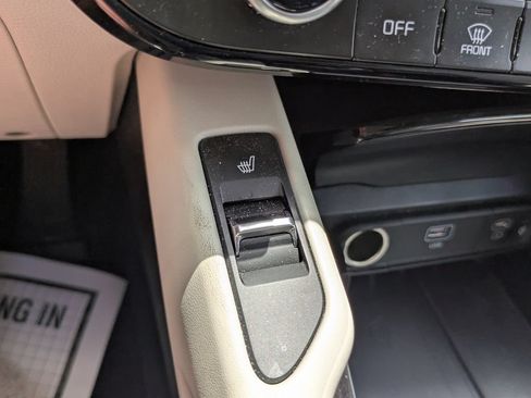 Used 2025 Kia Telluride S FWD image 13