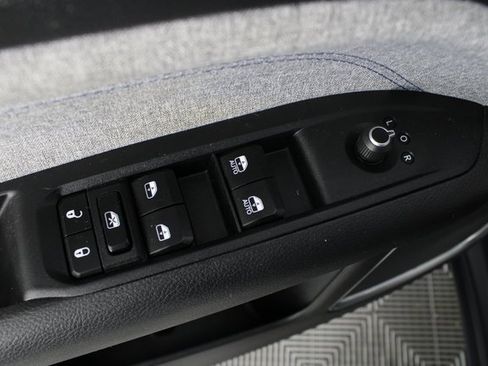 Used 2023 Jeep Compass Latitude image 14