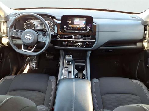 Used 2023 Nissan Pathfinder SV image 12