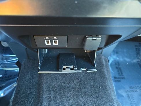 Used 2017 Ford F150 XLT w/ Equipment Group 302A Luxury AWD/4WD image 21