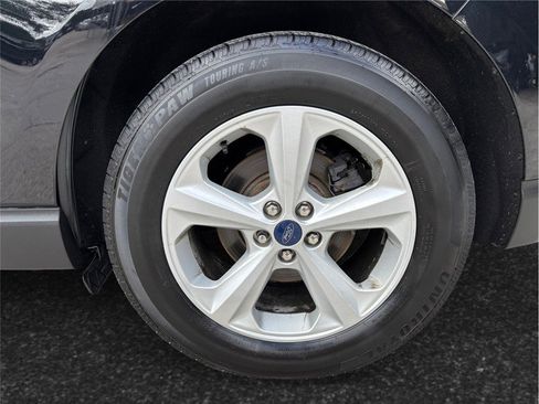 Used 2020 Ford Edge SE image 14