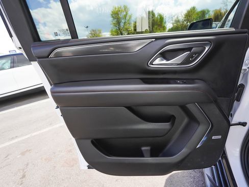 Used 2024 Chevrolet Suburban RST w/ Luxury Package AWD/4WD image 12