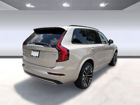New 2026 Volvo XC90 T8 Ultra w/ Protection Package AWD/4WD image 9