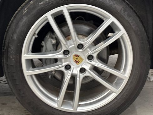 Used 2019 Porsche Cayenne S AWD/4WD image 32