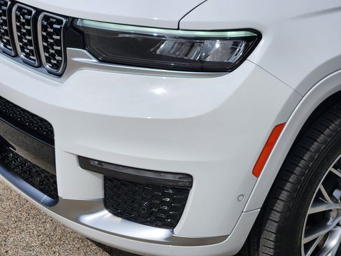 Used 2025 Jeep Grand Cherokee L Summit AWD/4WD image 29