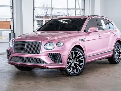Used 2021 Bentley Bentayga image 2
