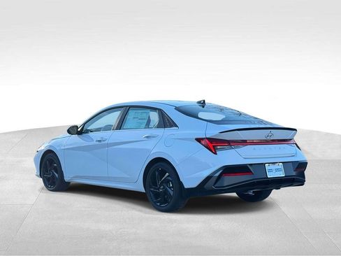 New 2026 Hyundai Elantra SEL Sport Premium FWD image 3