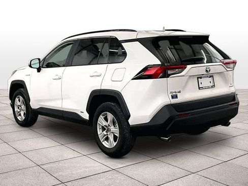 Used 2021 Toyota RAV4 LE AWD/4WD image 10