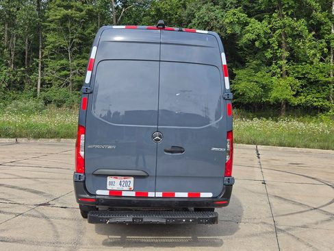Used 2019 Mercedes-Benz Sprinter 170 image 4