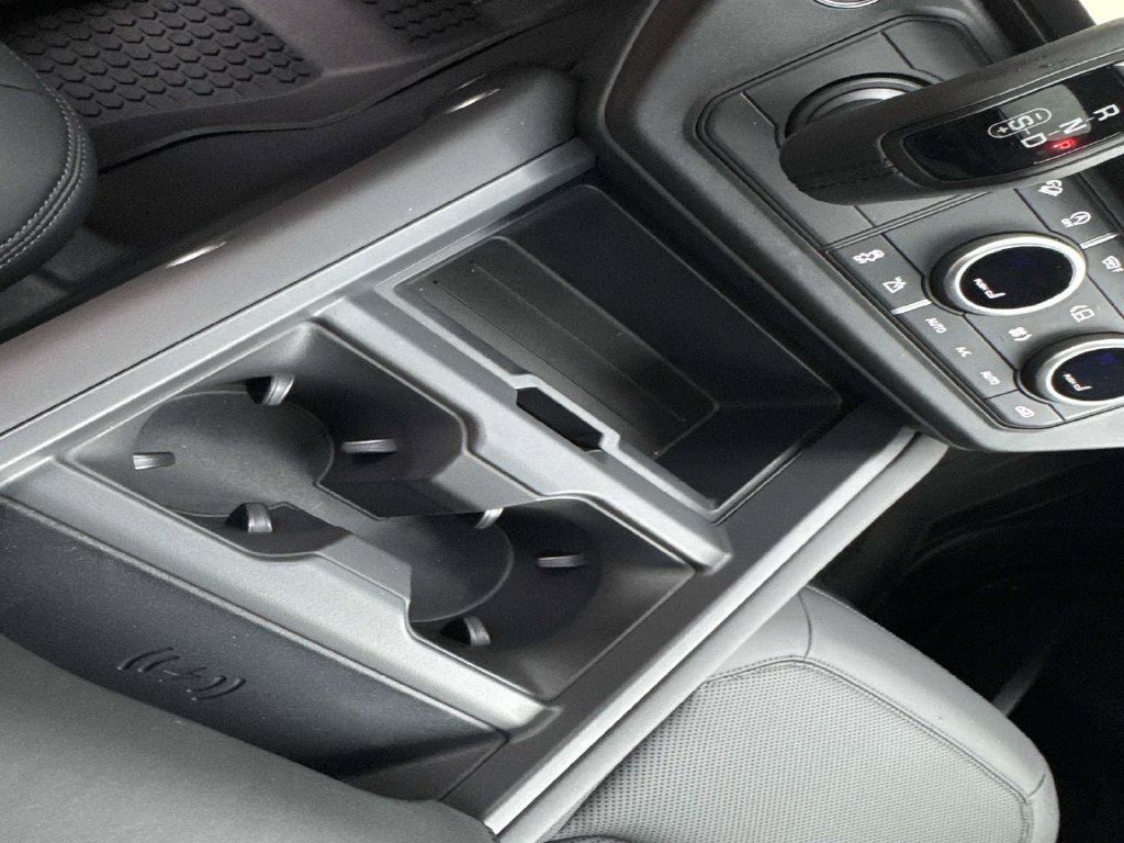 New 2026 Land Rover Defender 110 S AWD/4WD image 28