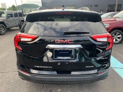 Used 2022 GMC Terrain SLE w/ Driver Convenience Package AWD/4WD image 3