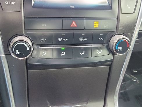 Used 2015 Toyota Camry SE image 23