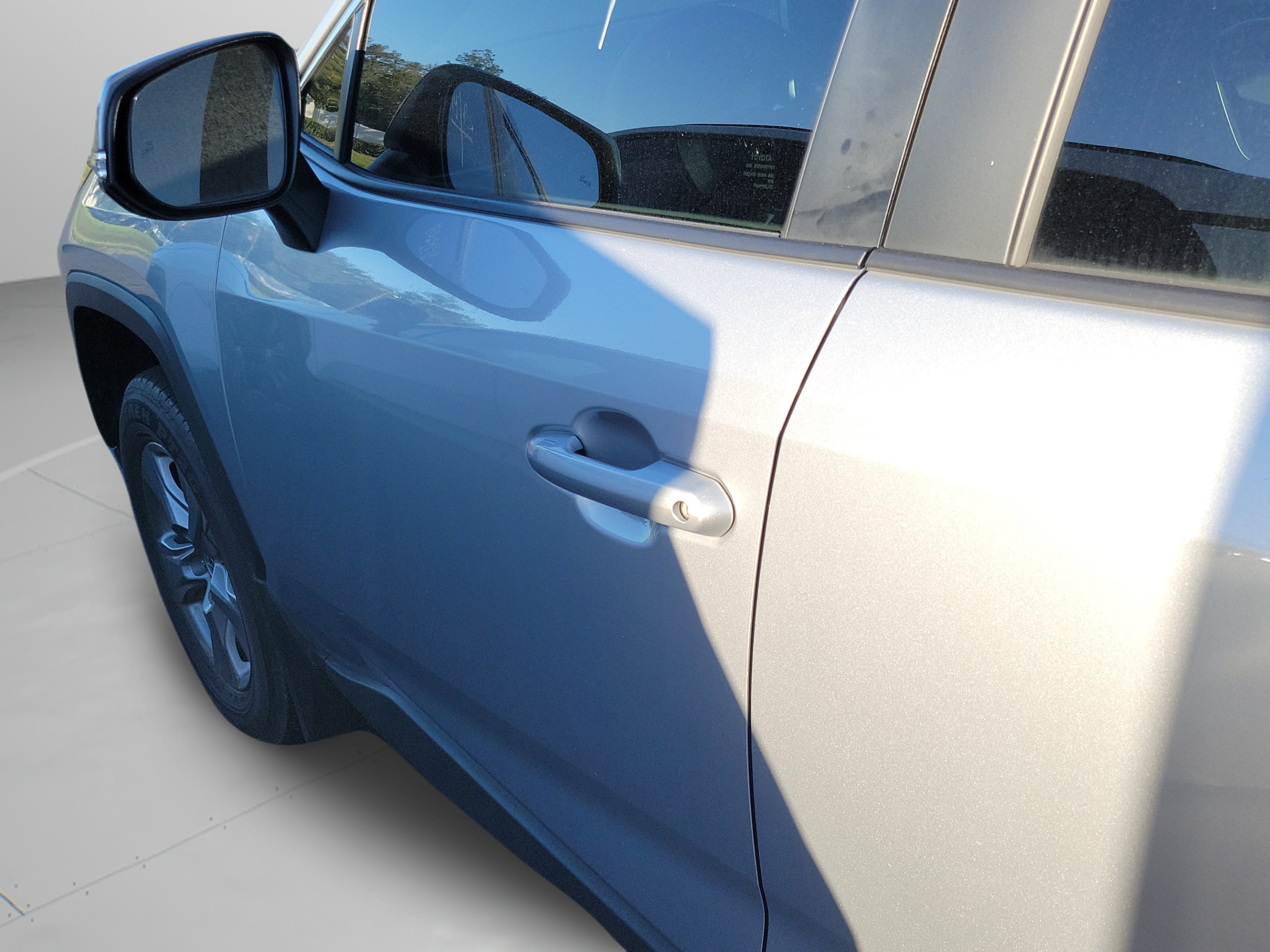 Used 2025 Toyota RAV4 XLE w/ Convenience Package FWD image 26