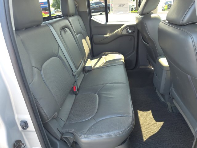 Used 2015 Nissan Frontier SL w/ Moonroof Package AWD/4WD image 45