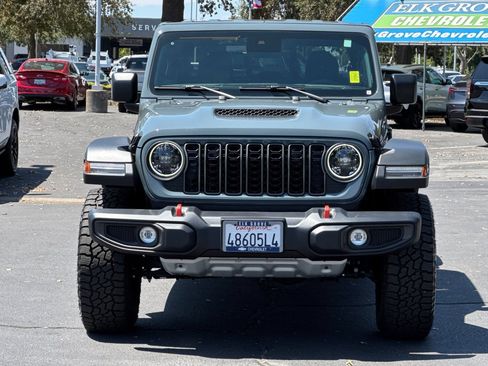 Used 2025 Jeep Gladiator Mojave w/ Safety Group AWD/4WD image 8