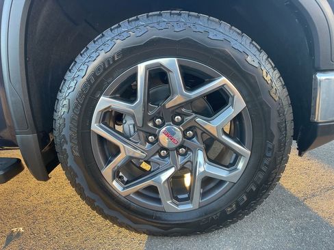 Used 2025 GMC Sierra 1500 SLT w/ SLT Premium Plus Package image 40
