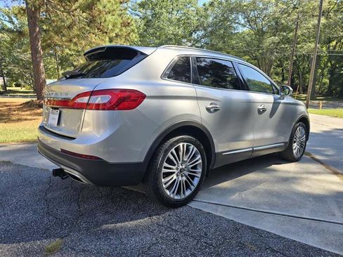 Used 2017 Lincoln MKX Reserve w/ Lincoln MKX Climate Package FWD image 3
