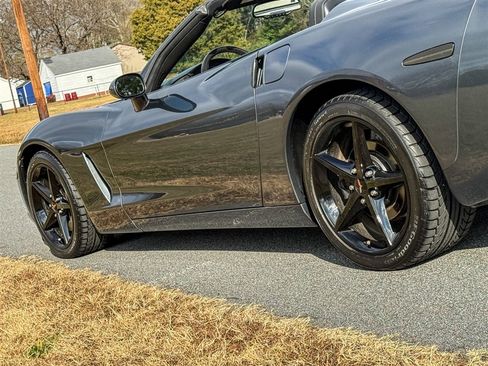 Used 2013 Chevrolet Corvette Convertible image 24