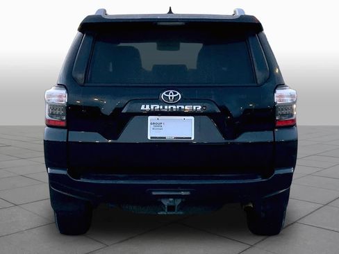 Used 2015 Toyota 4Runner SR5 RWD image 5