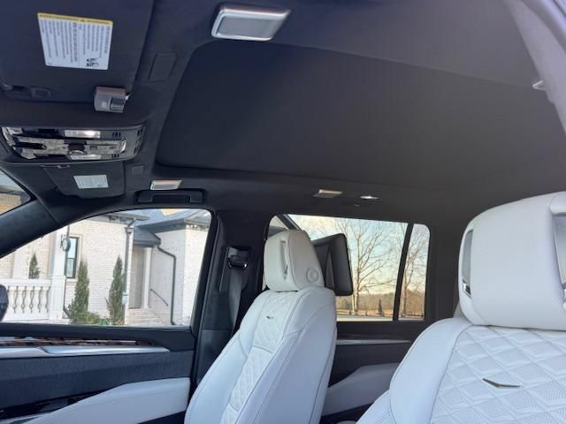Used 2026 Cadillac Escalade ESV Platinum Sport w/ LPO, Floor Liner Package AWD/4WD image 23