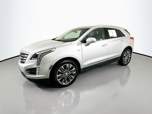 Used 2018 Cadillac XT5 Premium Luxury FWD image 3