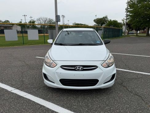 Used 2016 Hyundai Accent SE FWD image 2