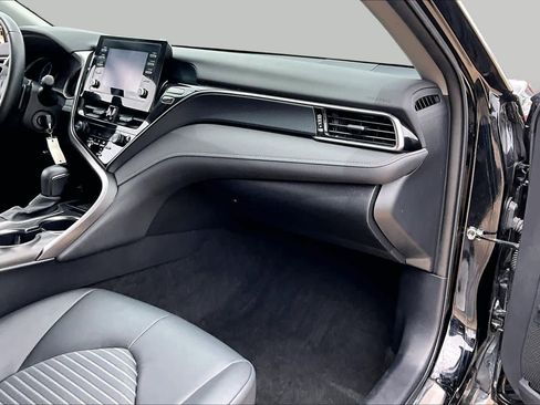 Used 2023 Toyota Camry SE FWD image 18
