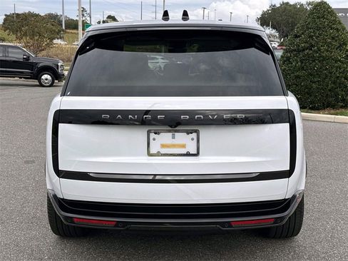 New 2025 Land Rover Range Rover SE image 4