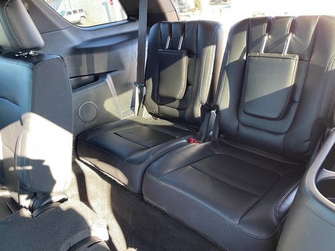 Used 2017 Ford Explorer XLT w/ Equipment Group 202A image 12