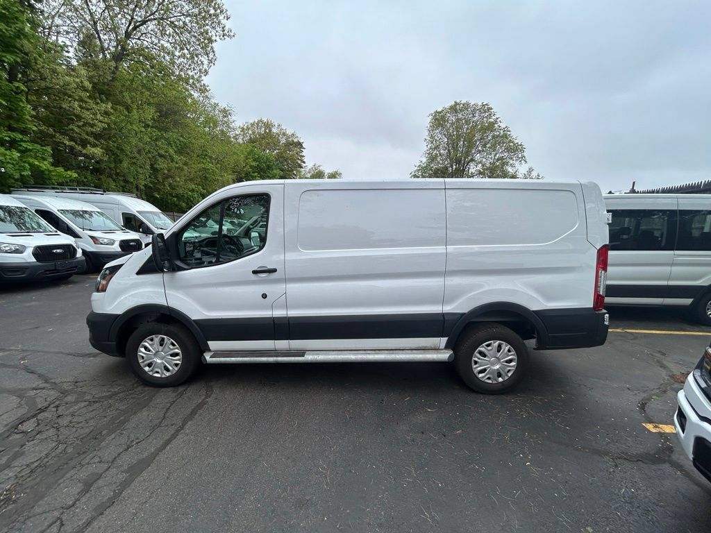 Certified 2025 Ford Transit 250 Low Roof w/ Exterior Upgrade Package RWD image 4