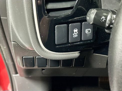 Used 2016 Mitsubishi Outlander SE AWD/4WD image 6