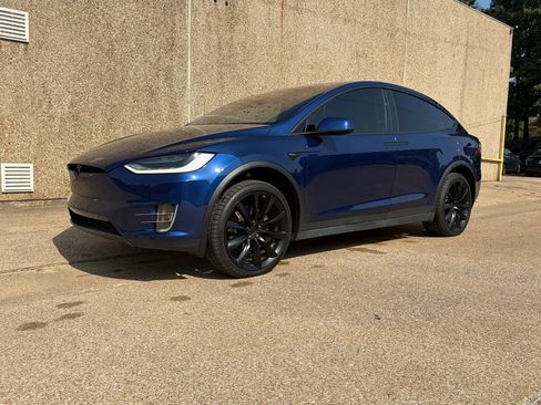 Used 2021 Tesla Model X AWD/4WD image 1