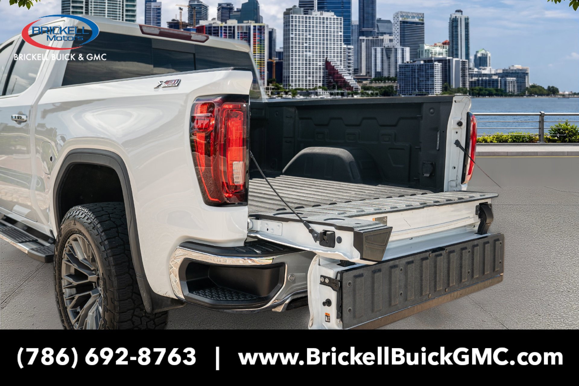 Used 2022 GMC Sierra 1500 SLT w/ SLT Premium Plus Package AWD/4WD image 36