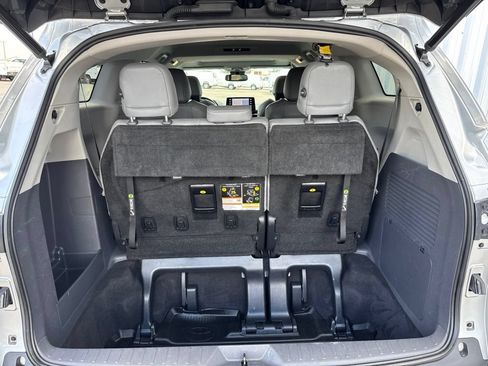 Used 2021 Toyota Sienna XLE w/ XLE Plus Package AWD/4WD image 35