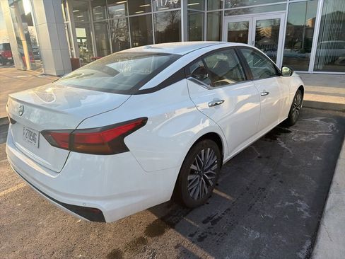 Used 2025 Nissan Altima 2.5 SV image 5