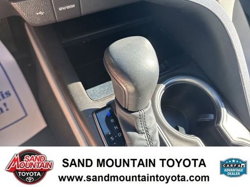 Used 2023 Toyota Camry SE image 19