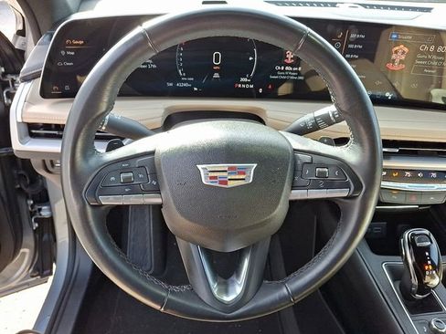 Used 2024 Cadillac XT4 Premium Luxury image 15