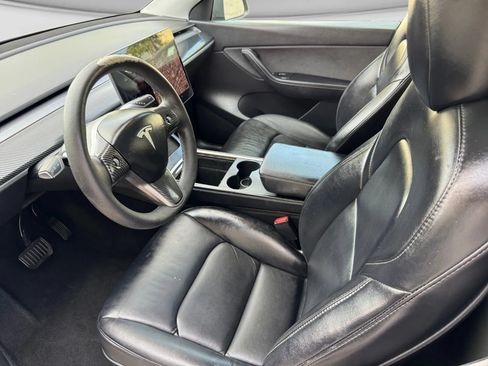 Used 2021 Tesla Model Y 2WD image 11