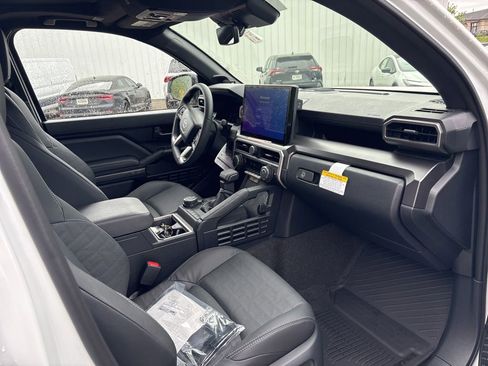 Used 2026 Toyota 4Runner TRD Off-Road Premium AWD/4WD image 18