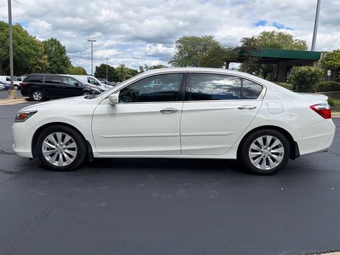Used 2013 Honda Accord Touring image 30