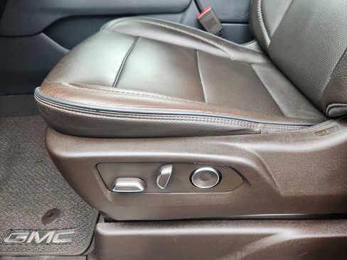 Used 2024 GMC Yukon XL Denali AWD/4WD image 8