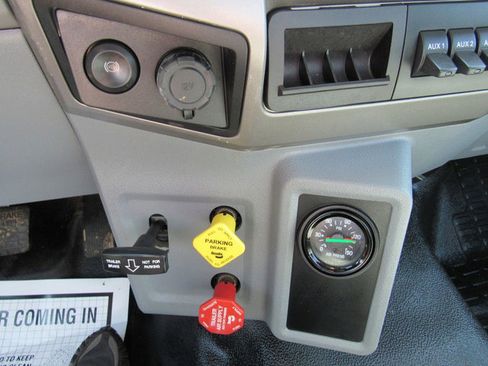 Used 2022 Ford F750 2WD Regular Cab Super Duty image 30